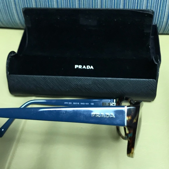 Prada Eyewear - Picture 3 of 8
